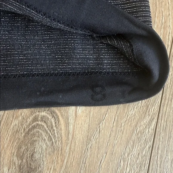 ((2 PIECE)) LULULEMON WORKOUT TOP BUNDLE SIZE 8/MEDIUM EEEUC - Picture 8 of 9